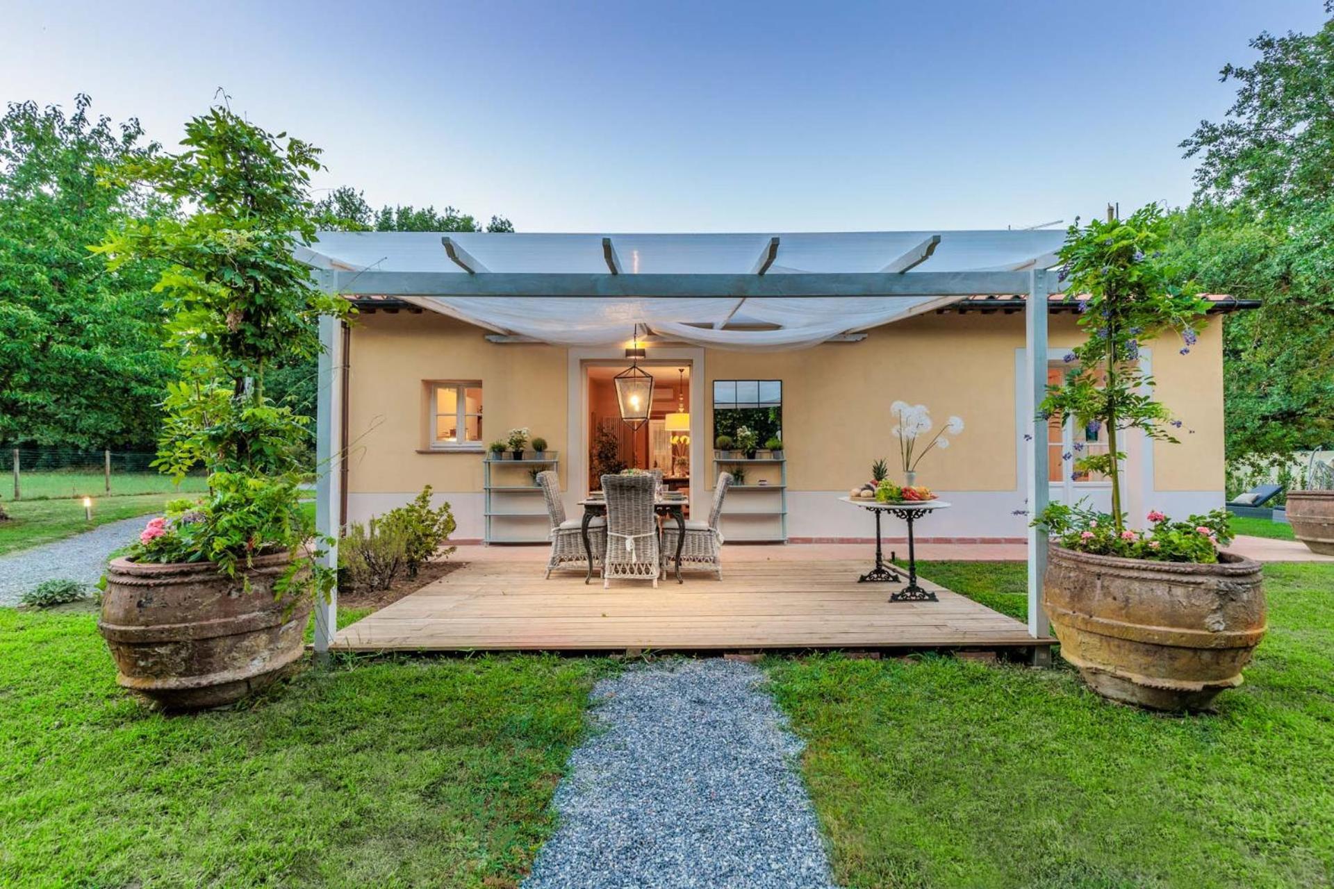 Villa Bassotta, A Charming Cottage Lucca Bagian luar foto