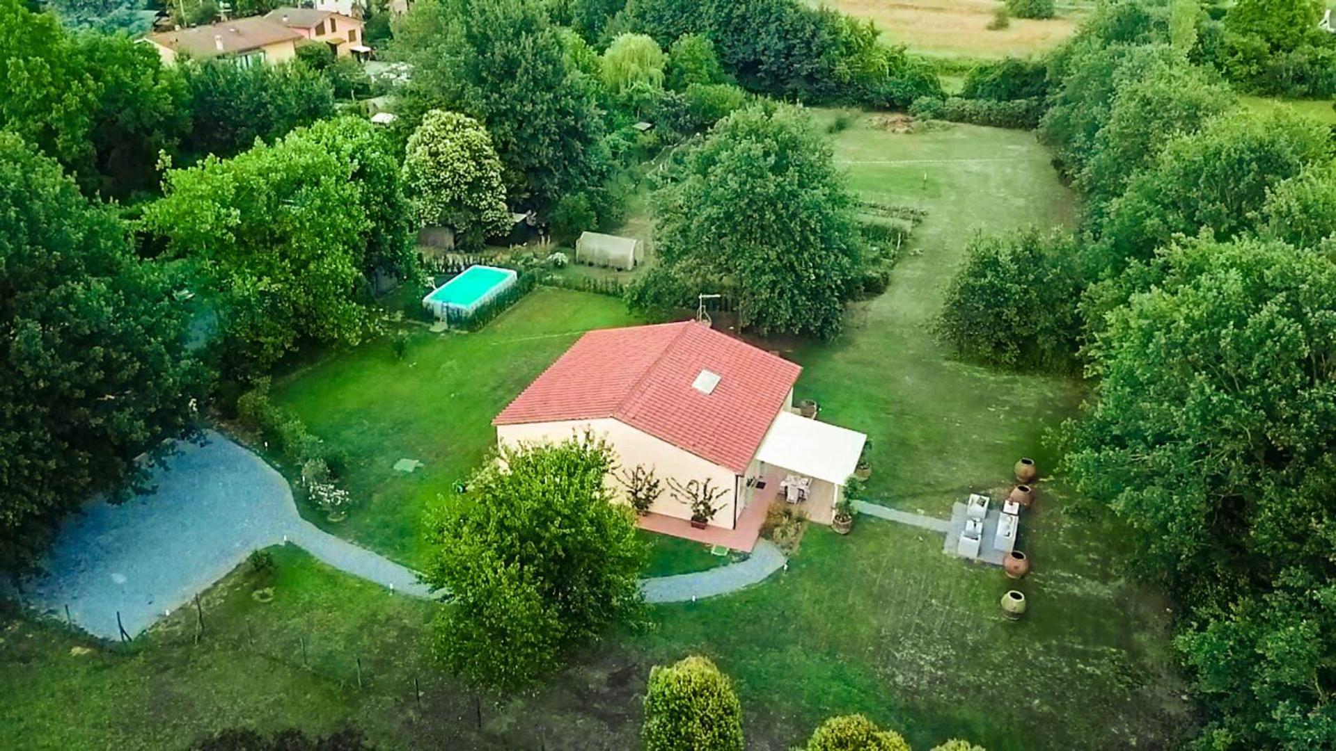 Villa Bassotta, A Charming Cottage Lucca Bagian luar foto