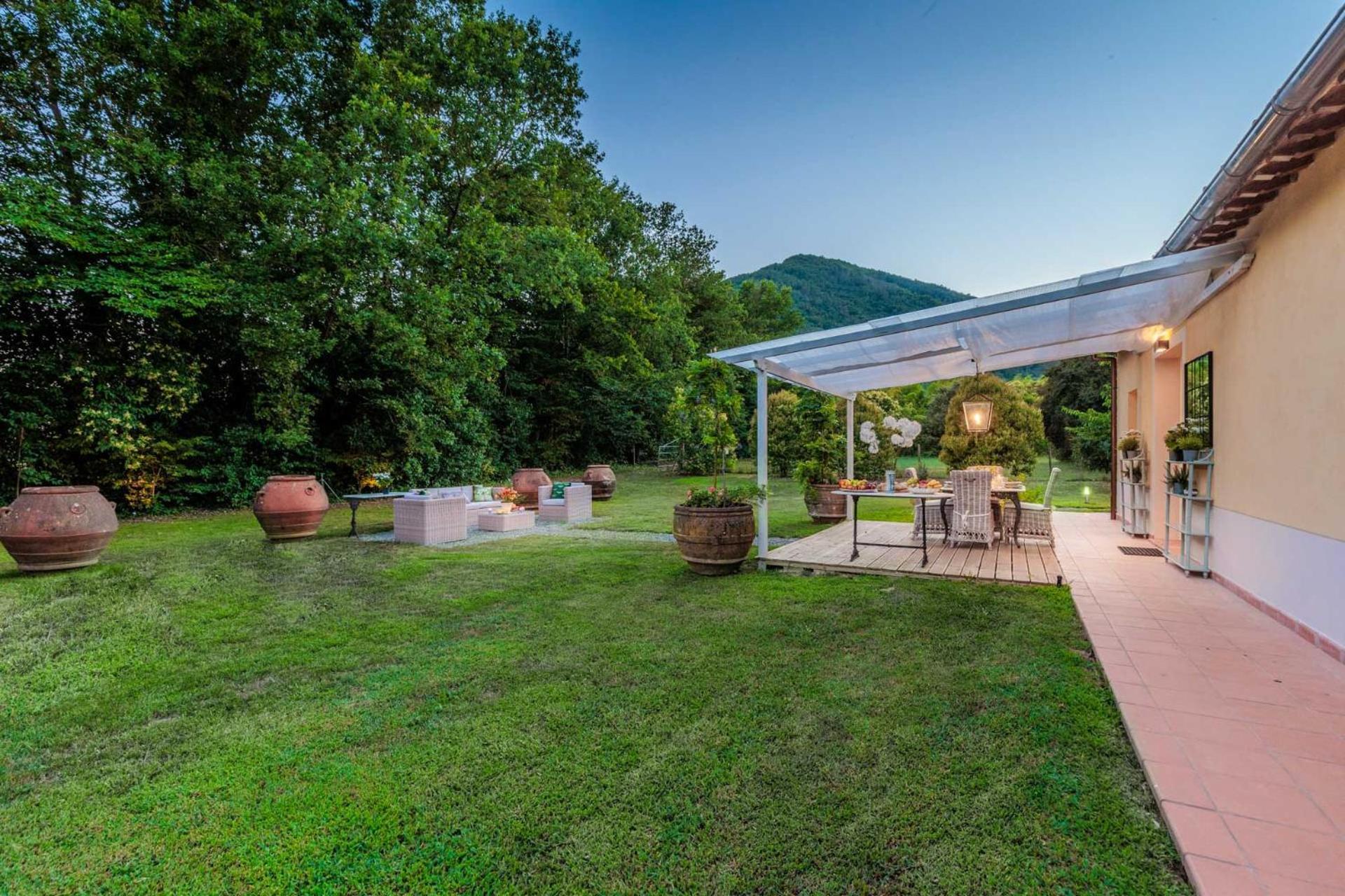 Villa Bassotta, A Charming Cottage Lucca Bagian luar foto