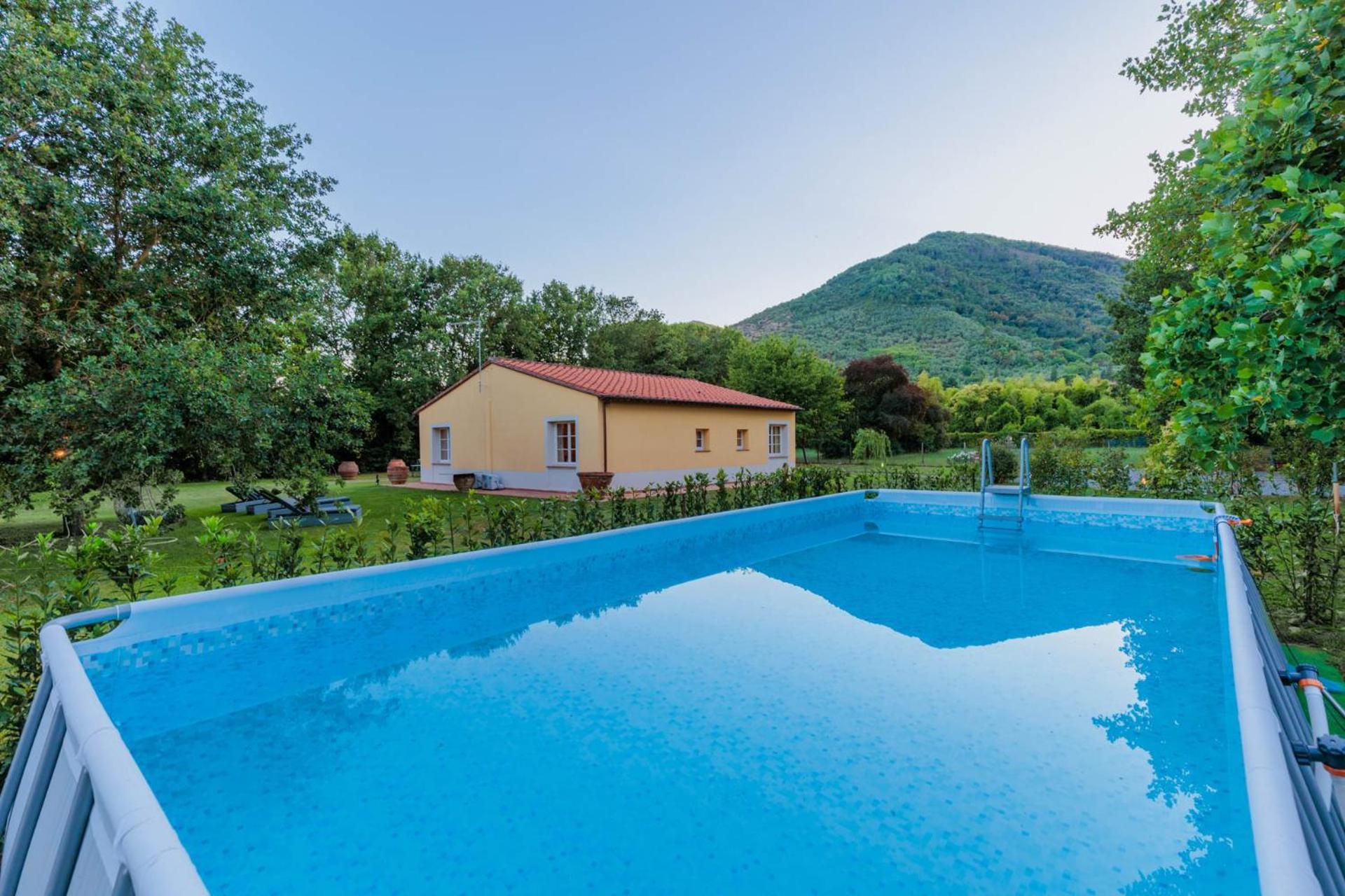 Villa Bassotta, A Charming Cottage Lucca Bagian luar foto