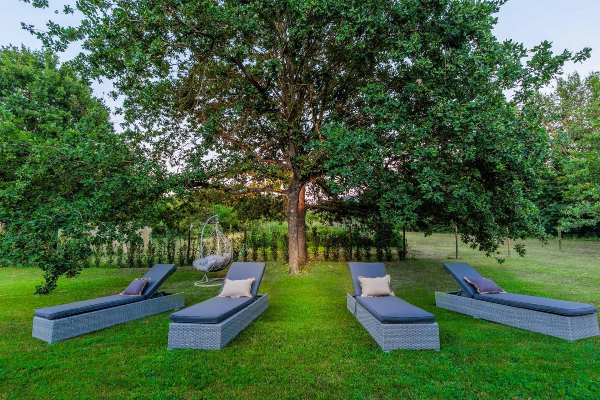 Villa Bassotta, A Charming Cottage Lucca Bagian luar foto