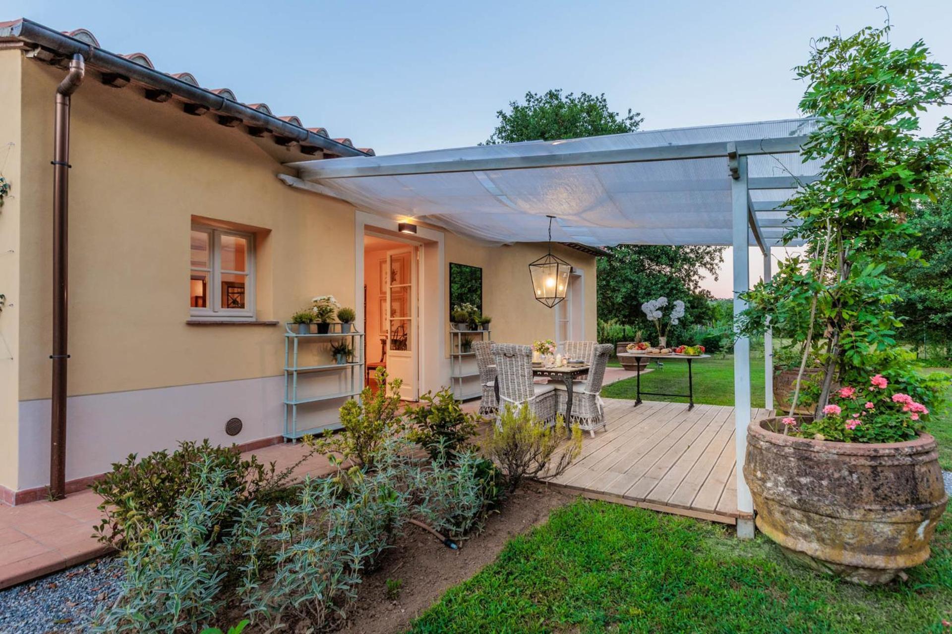 Villa Bassotta, A Charming Cottage Lucca Bagian luar foto