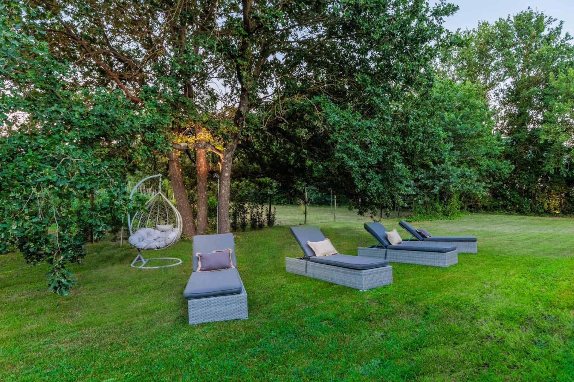 Villa Bassotta, A Charming Cottage Lucca Bagian luar foto